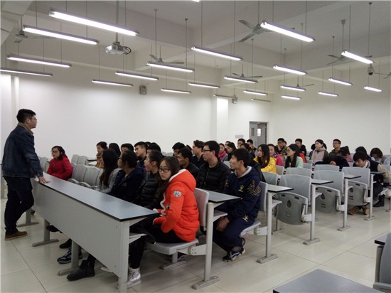 王国泽主题班会1.jpg